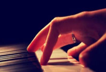 1-5惨败印尼球迷:想念申台龙!托希尔刚愎自用,彻底的灾难.