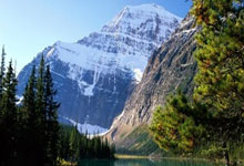 j9九游会：[NBA]王对王 杜兰特强突詹姆斯抛投命.